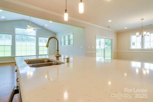 Building Photo - 6607 Wildbrook Dr
