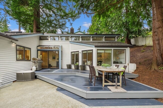 Building Photo - Modern Elegance Meets Island Living! |8475...