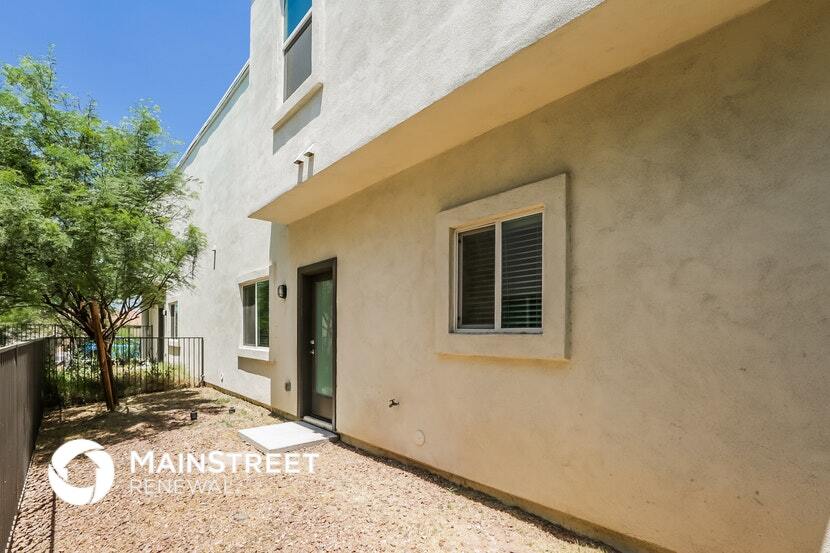 Building Photo - 2000 N 36th St