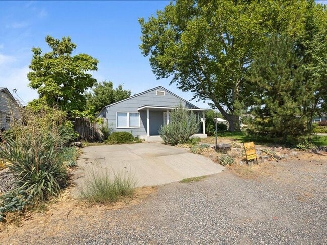 Building Photo - 1617 Mahan Ave