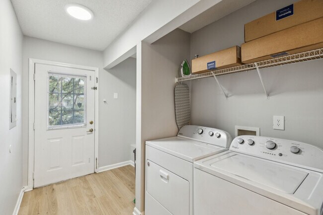 Building Photo - 3504 Carlson Bay Ct