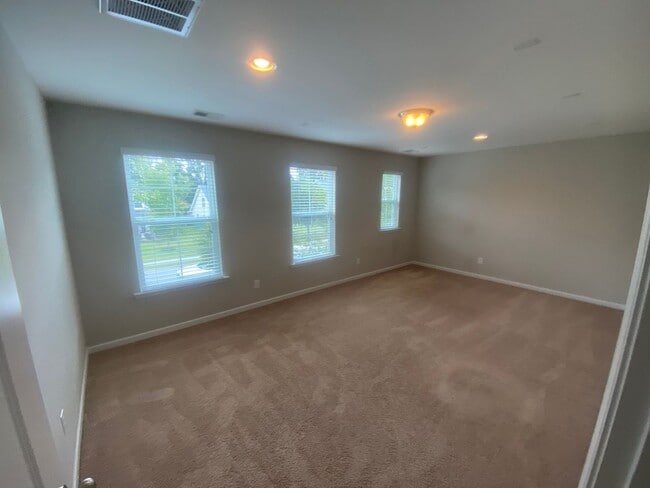 Building Photo - 4 Bedrooms 2.5 Baths in Richmond Hill, Available in 8/10/26!! Located in the sought-after Buckhea...