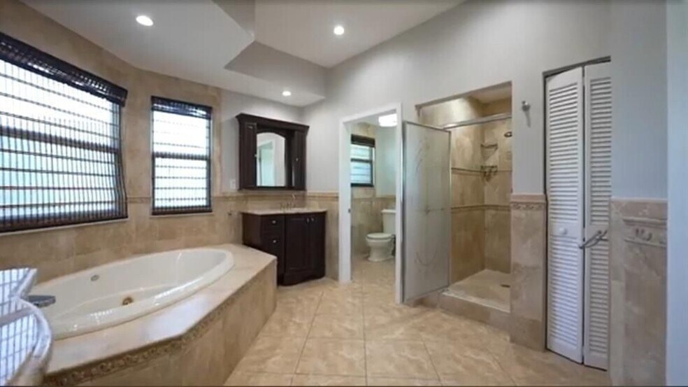 Building Photo - 9651 NW 39th St