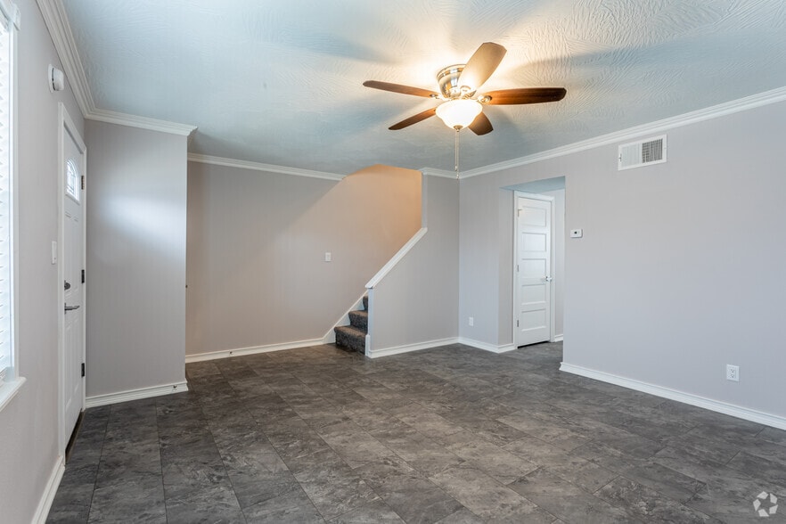 Forest Park Townhomes 1500 W Grand St Springfield MO 65807 Apartment Finder