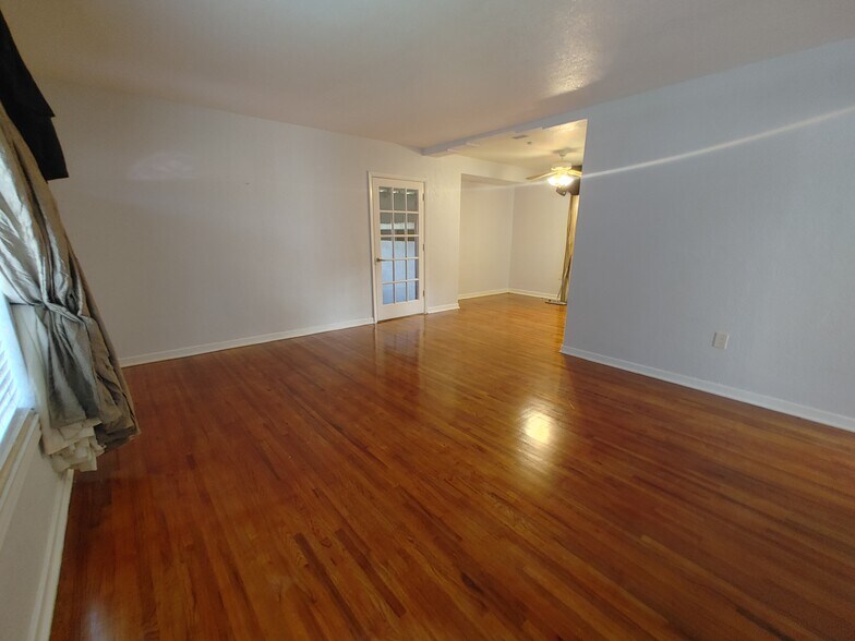 Building Photo - 14901 NW 9th Ct