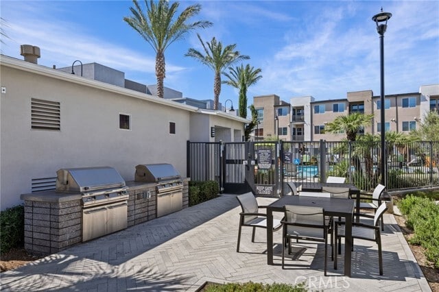 Building Photo - 980 N Tangent Privado