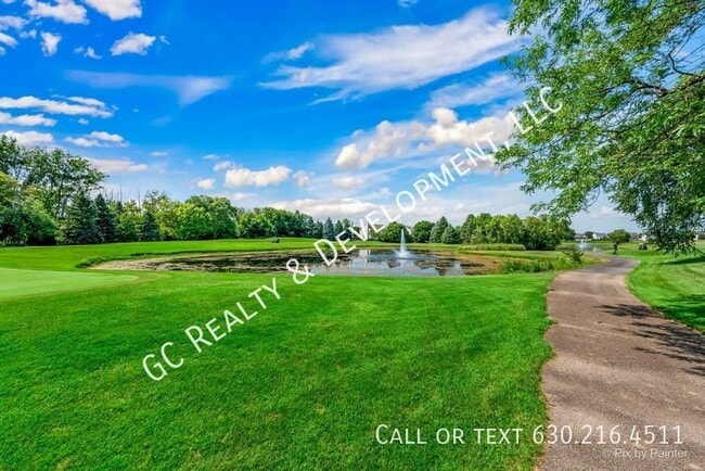 Building Photo - 590 Golfers Ln