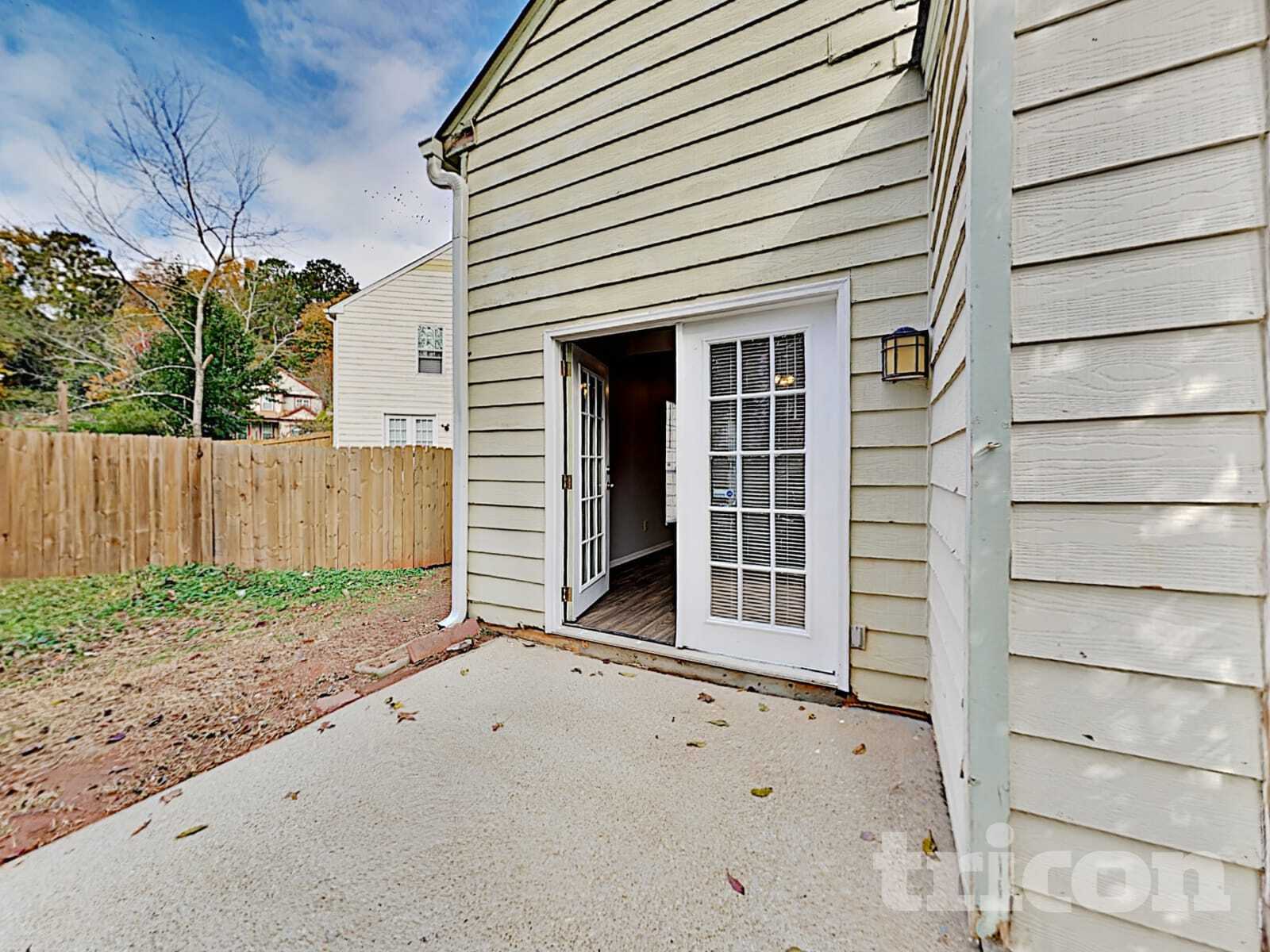 Building Photo - 1305 Old Countryside Cir