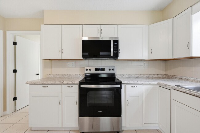 Building Photo - 644 Caribbean Way