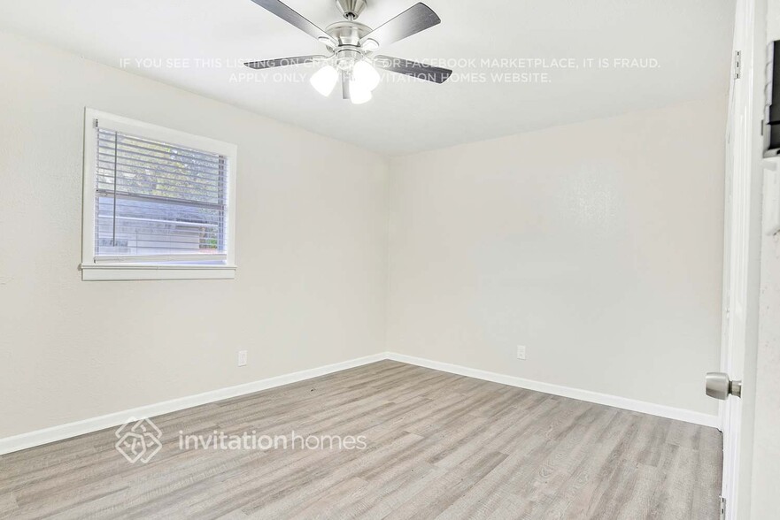 Building Photo - 1317 S Mellonville Ave
