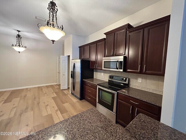 Building Photo - 13916 Fish Eagle Dr E