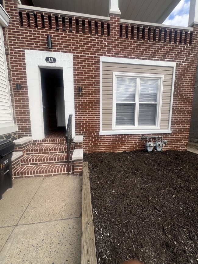 Building Photo - 15 W 29th St