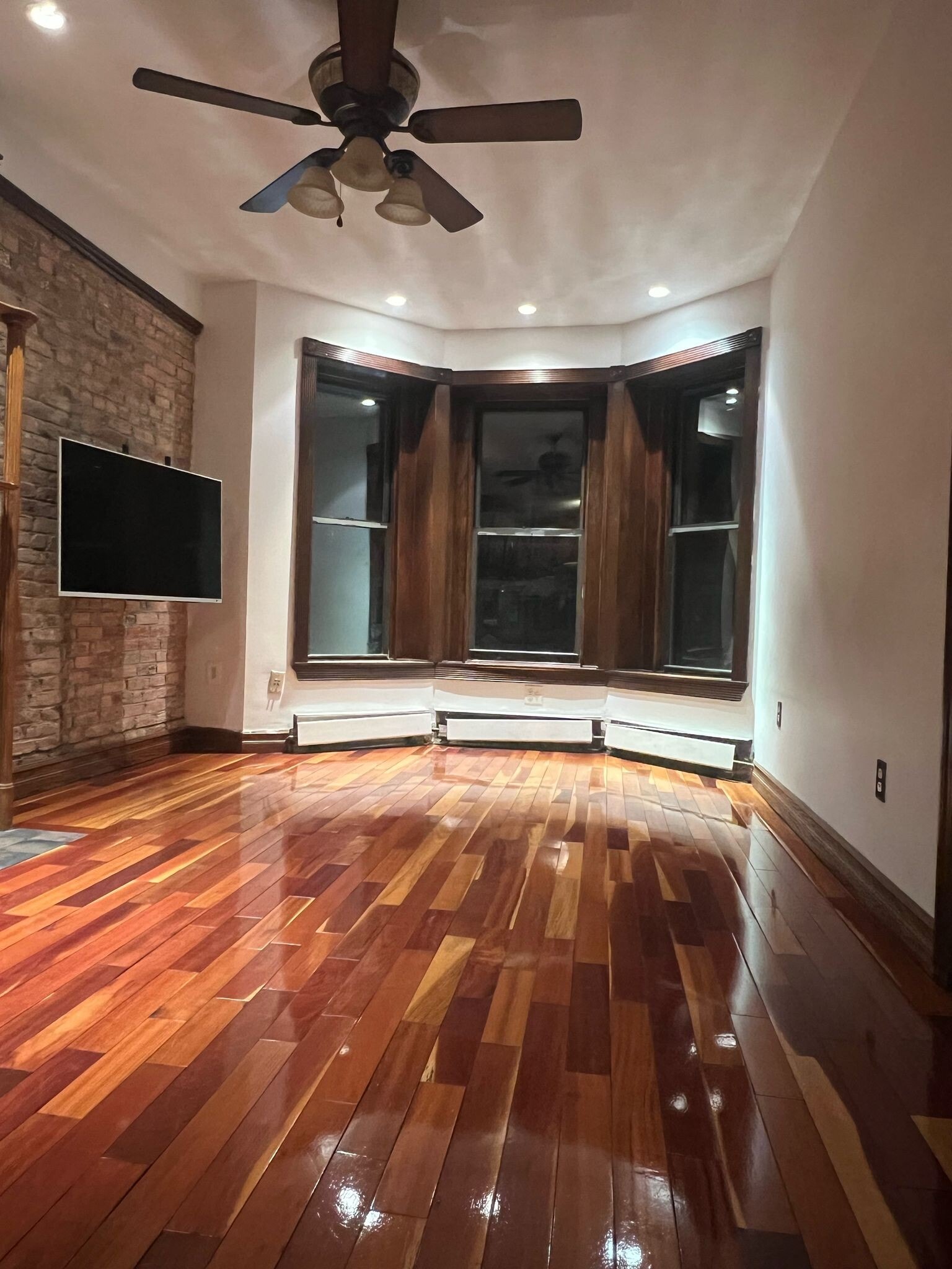 Building Photo - 933 Saint Marks Ave
