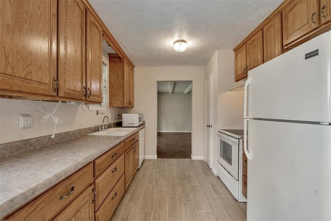Building Photo - 16603 Tibet Rd