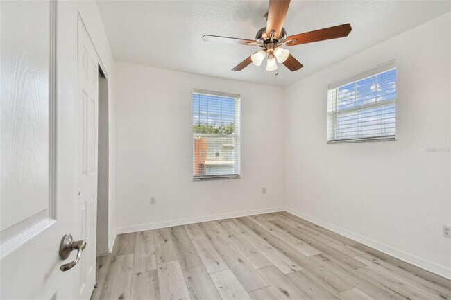 Building Photo - 587 Shady Grove Dr