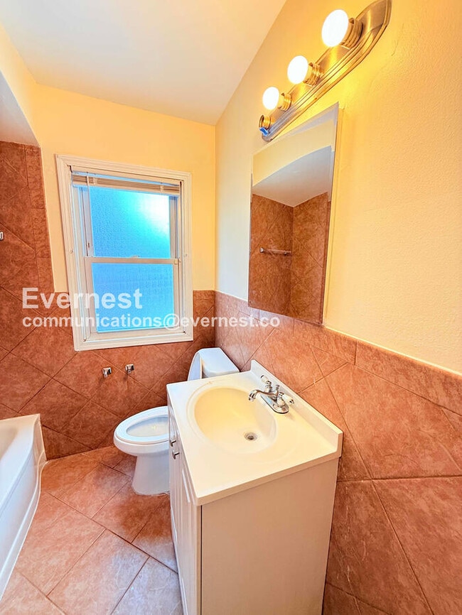 Building Photo - 8034 Hartwell St