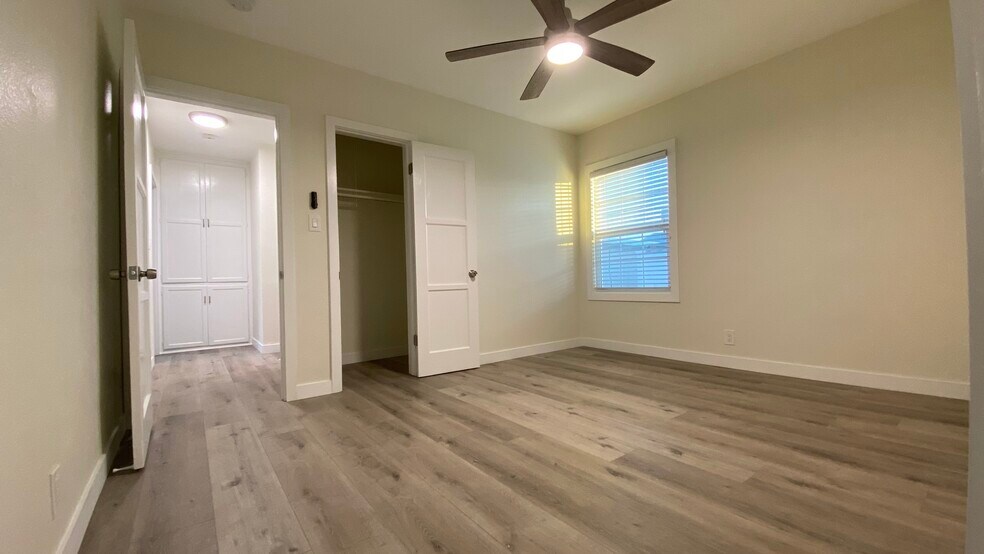 Building Photo - 1542 marine ave