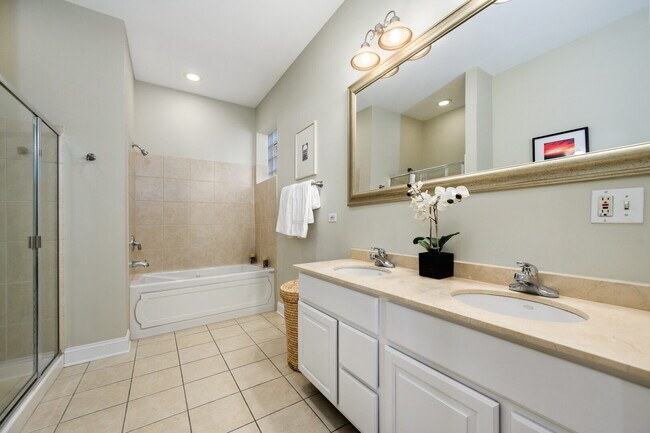 Building Photo - 2512 W Thomas St