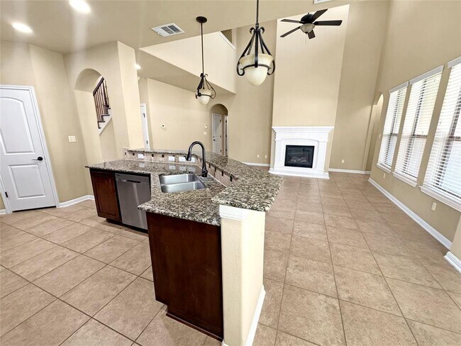 Building Photo - 14312 Senia Bend
