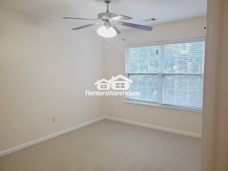 Building Photo - 7711 Parkside Dr