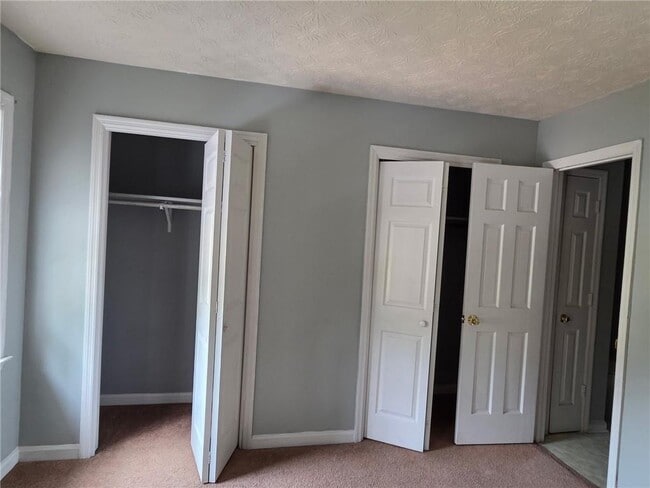 Building Photo - 876 Indian Lake Dr NW