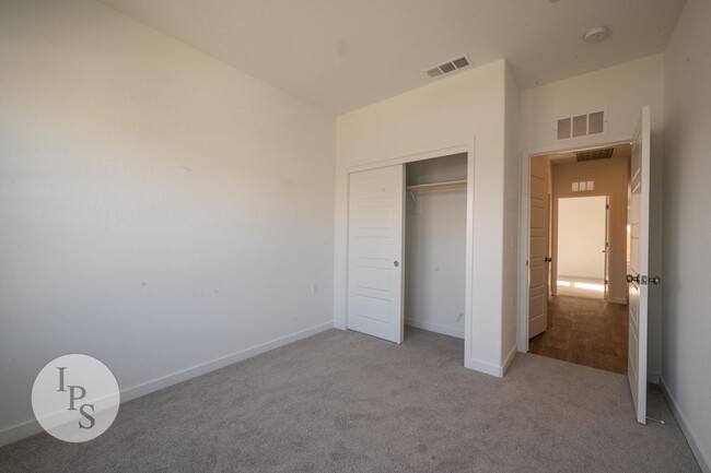 Building Photo - Brand New Eastside Fresno Home, 4BR/2BA, B...