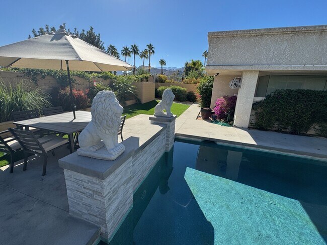 Building Photo - 48600 Shady View Dr