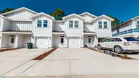 Building Photo - 3 Bedroom 2.5 Bathroom Townhome w/garage i...