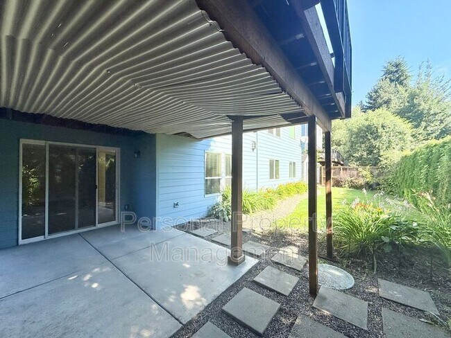 Building Photo - 14317 NE 40th Cir
