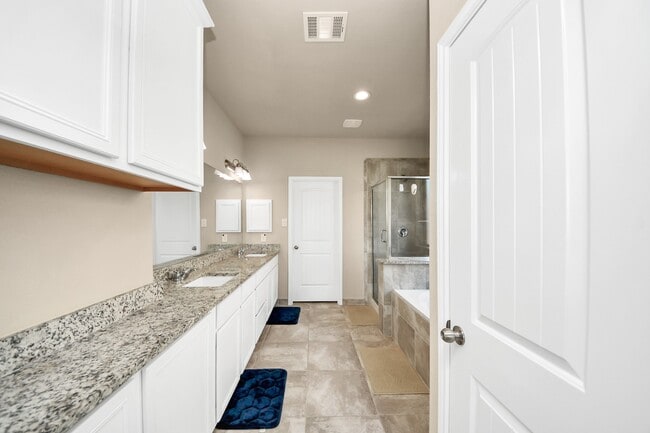 Building Photo - 29482 Westhope Dr