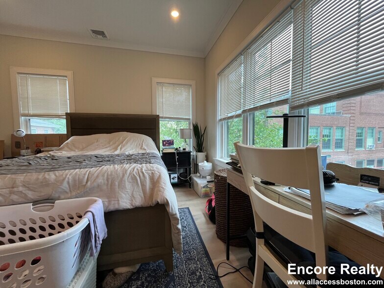 Building Photo - 39 Cummins Hwy