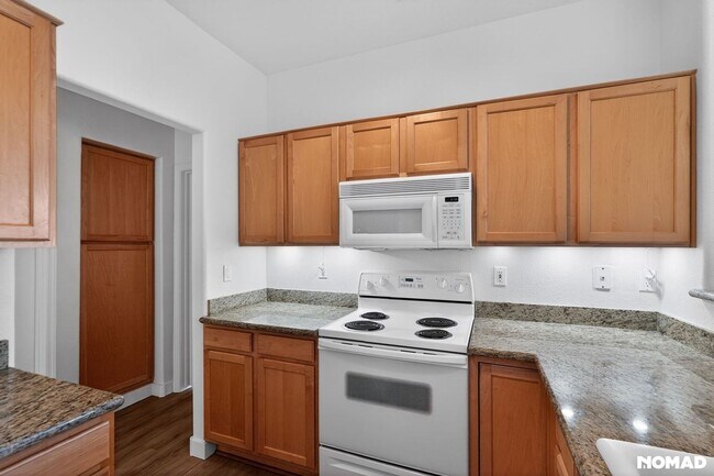 Building Photo - 16616 E Gunsight Dr