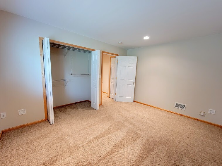 Building Photo - 10747 Falling Water Ln