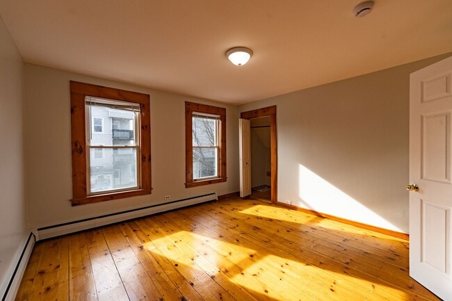 Building Photo - Spruce (294)