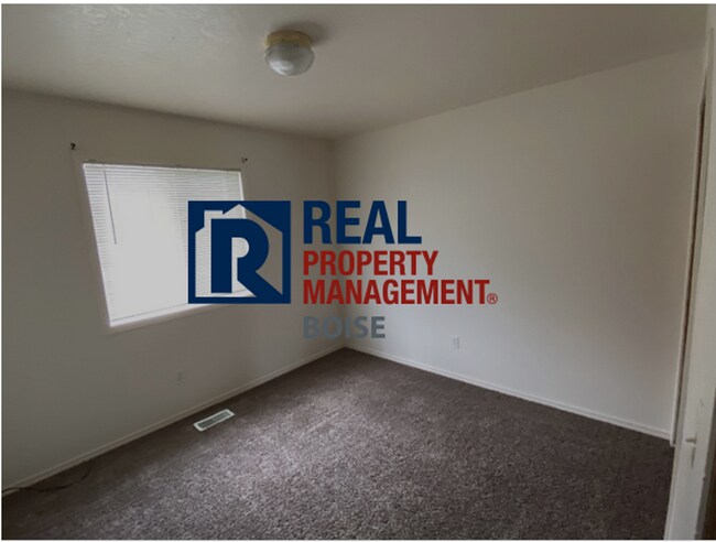 Building Photo - 625 E French Creek Ct