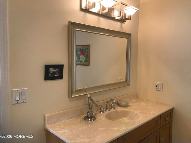 Building Photo - 145 Kemp Ave