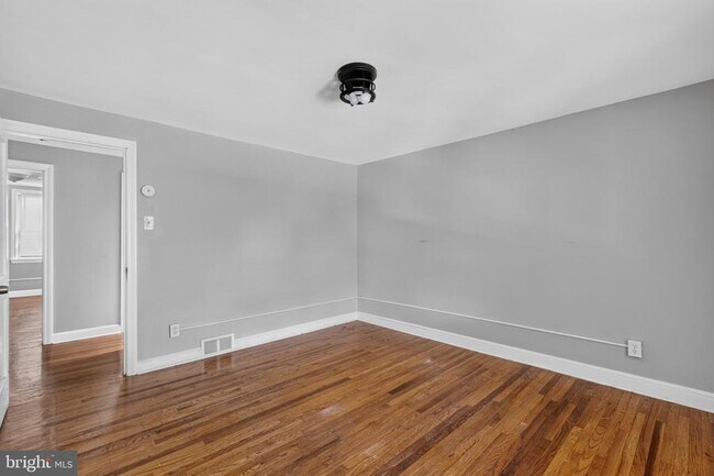 Building Photo - 351 W 22nd St