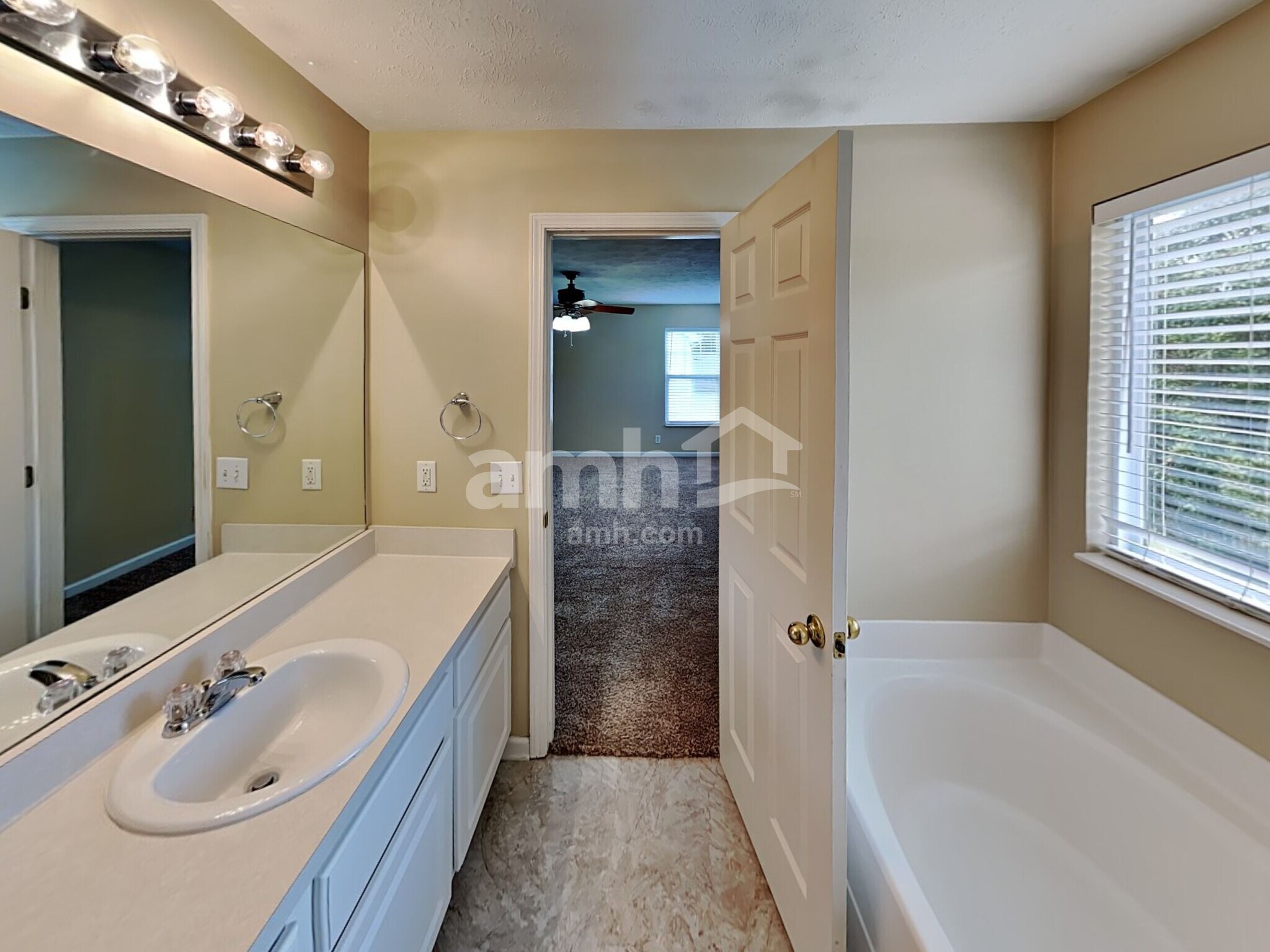Building Photo - 3333 Cain Harbor Dr
