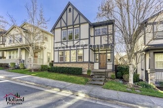 Building Photo - 3-Bedroom Beaverton Home with Granite Kitchen Island and Fireplace