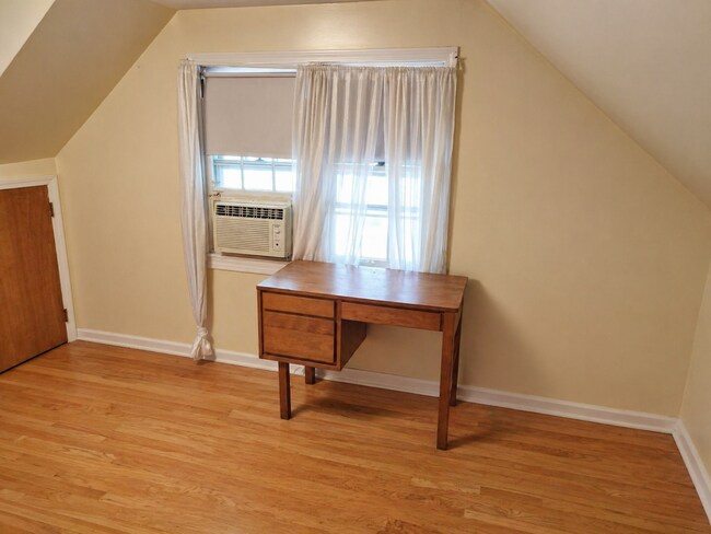 Building Photo - 4-Bedroom Home for Rent in the Heart of Sixteen Acres