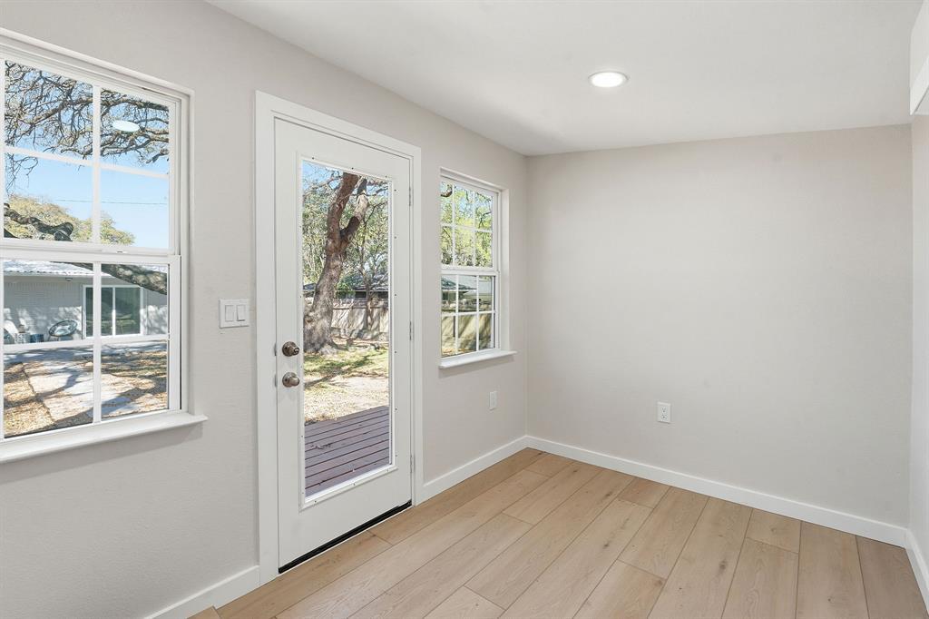 Building Photo - 11805 Pollyanna Ave
