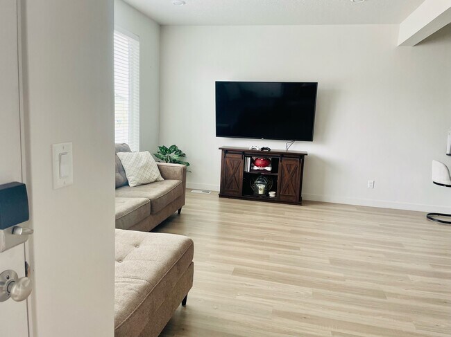 Building Photo - 14962 S Soft Whisper Wy