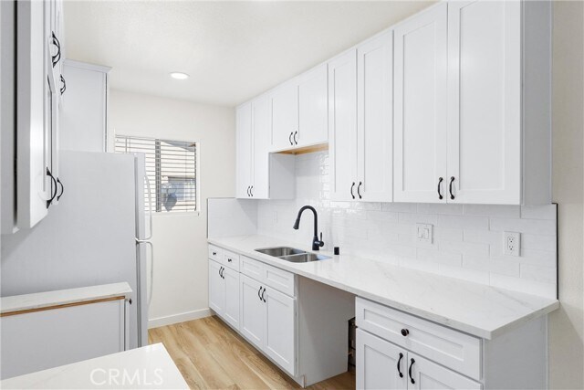 Building Photo - 1382 Vía Santiago