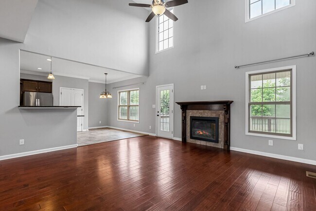 Building Photo - Pet Friendly Four Bedroom!
