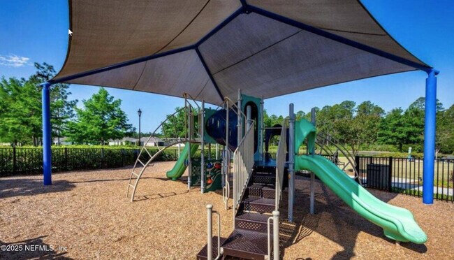 Building Photo - 10406 Benson Lake Dr