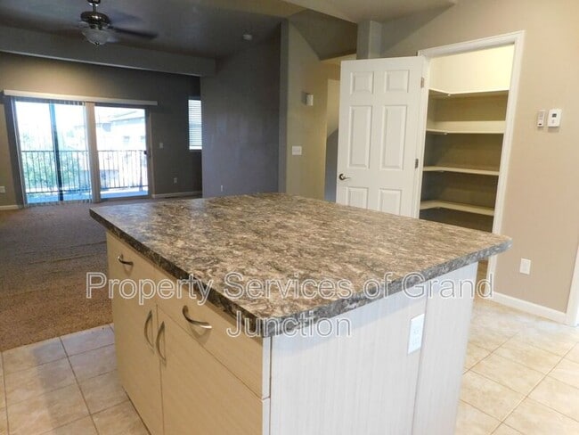 Building Photo - 1546 Poplar Dr