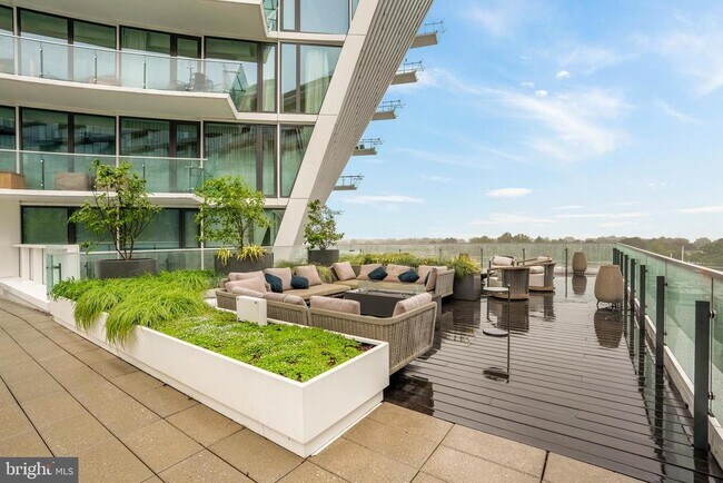 Building Photo - 601 Wharf St SW