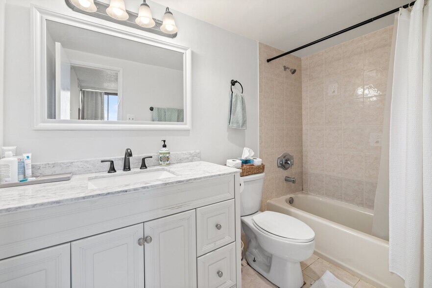 Building Photo - 6301 Stevenson Ave