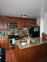 Building Photo - 1009 Murrieta Blvd