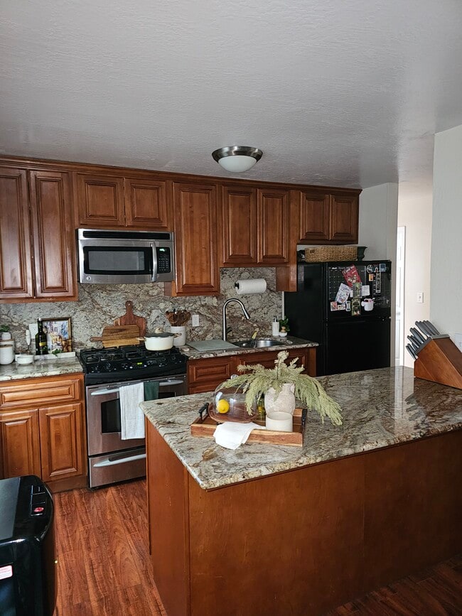 Building Photo - 1009 Murrieta Blvd